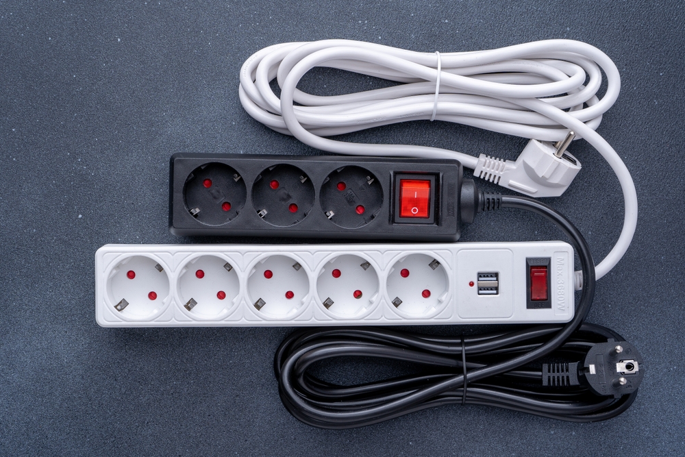 black and white electrical extension cords